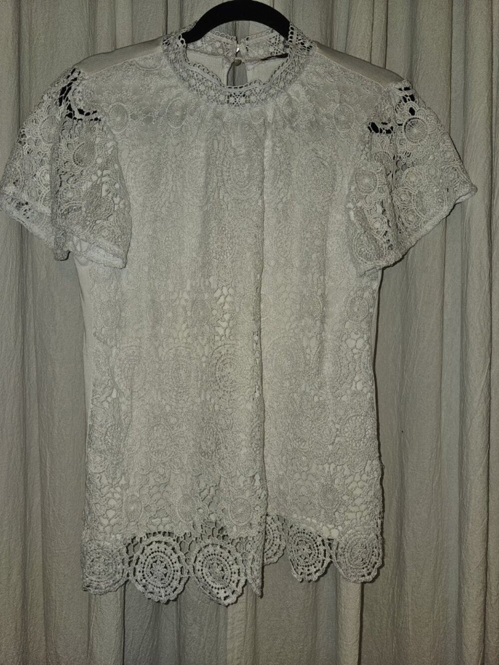 Ivory Crochet Lace High Neck Short Sleeve Top Size Medium